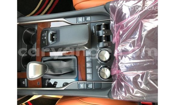 Acheter Import Voiture Lexus LX Blanc à Import - Dubai, Namibie Acheter Import Voiture Lexus LX Blanc à Import - Dubai, Namibie