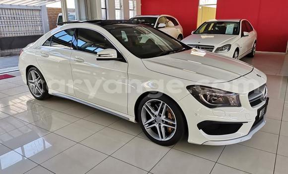 Acheter Occasion Voiture Mercedes-Benz CLA-klasse AMG Blanc à Swakopmund, Namibie Acheter Occasion Voiture Mercedes-Benz CLA-klasse AMG Blanc à Swakopmund, Namibie
