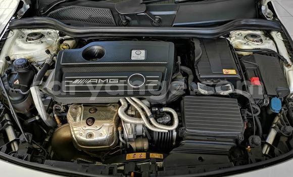 Acheter Occasion Voiture Mercedes-Benz CLA-klasse AMG Blanc à Swakopmund, Namibie Acheter Occasion Voiture Mercedes-Benz CLA-klasse AMG Blanc à Swakopmund, Namibie