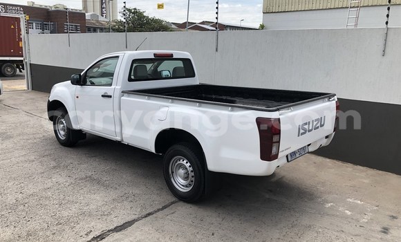 Acheter Occasion Voiture Isuzu KB Blanc à Bethanien, Karas Acheter Occasion Voiture Isuzu KB Blanc à Bethanien, Karas