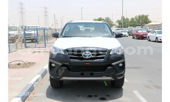 Acheter Import Voiture Toyota Fortuner Noir à Import - Dubai, Namibie Acheter Import Voiture Toyota Fortuner Noir à Import - Dubai, Namibie