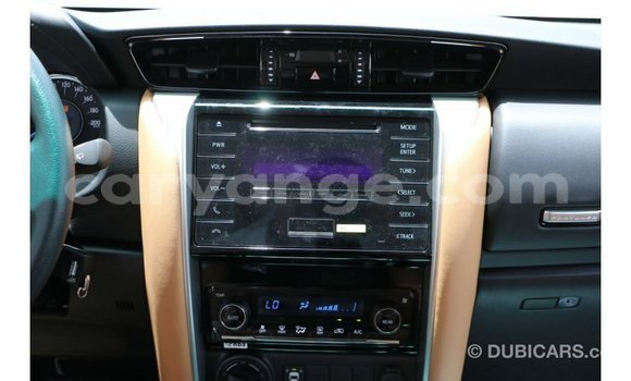 Acheter Import Voiture Toyota Fortuner Noir à Import - Dubai, Namibie Acheter Import Voiture Toyota Fortuner Noir à Import - Dubai, Namibie