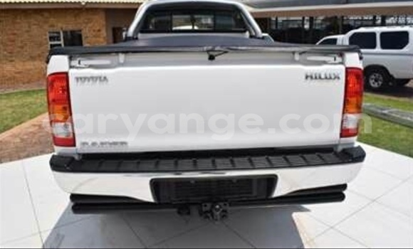 Buy Import Toyota Hilux White Car in Tsumeb in Oshikoto Buy Import Toyota Hilux White Car in Tsumeb in Oshikoto