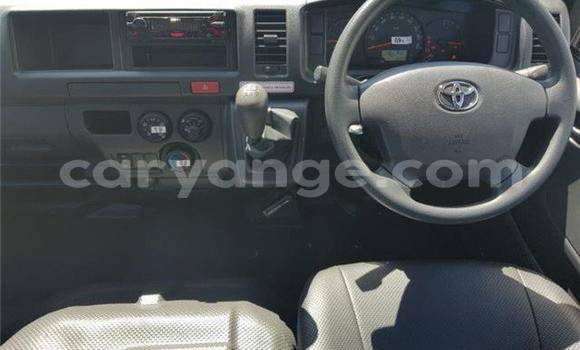 Buy Used Toyota Hi Ace White Car in Swakopmund in Namibia Buy Used Toyota Hi Ace White Car in Swakopmund in Namibia