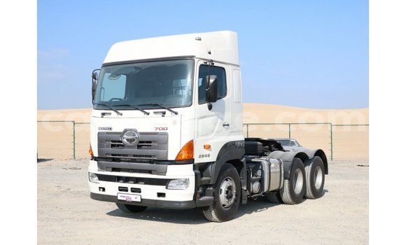 Buy Import Hino 300 Series White Truck in Import - Dubai in Namibia