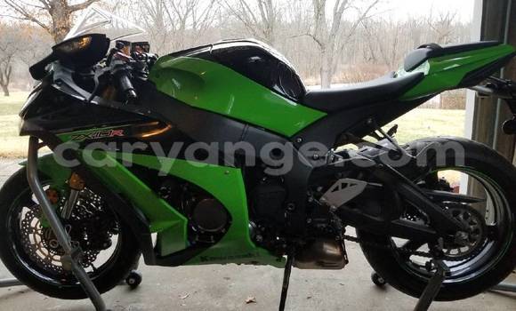 Buy Used Kawasaki Ninja ZX-10R Green Bike in Windhoek in Namibia Buy Used Kawasaki Ninja ZX-10R Green Bike in Windhoek in Namibia