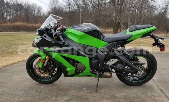 Buy Used Kawasaki Ninja ZX-10R Green Bike in Windhoek in Namibia Buy Used Kawasaki Ninja ZX-10R Green Bike in Windhoek in Namibia