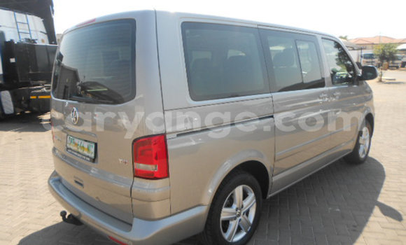 Acheter Occasion Voiture Volkswagen Caravelle Gris à Windhoek, Namibie Acheter Occasion Voiture Volkswagen Caravelle Gris à Windhoek, Namibie