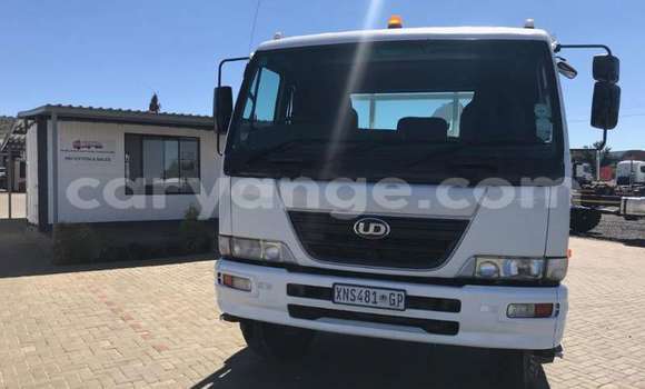 Acheter Occasion Utilitaire Nissan UD Blanc à Karasburg, Karas Acheter Occasion Utilitaire Nissan UD Blanc à Karasburg, Karas