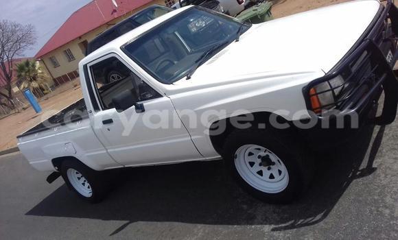 Acheter Occasion Voiture Toyota Hilux Blanc à Windhoek, Namibie Acheter Occasion Voiture Toyota Hilux Blanc à Windhoek, Namibie