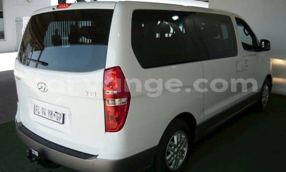 Buy Used Hyundai H1 Silver Car in Windhoek in Namibia Buy Used Hyundai H1 Silver Car in Windhoek in Namibia