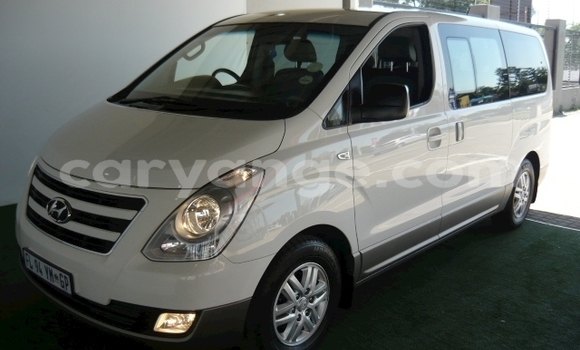 Buy Used Hyundai H1 Silver Car in Windhoek in Namibia Buy Used Hyundai H1 Silver Car in Windhoek in Namibia