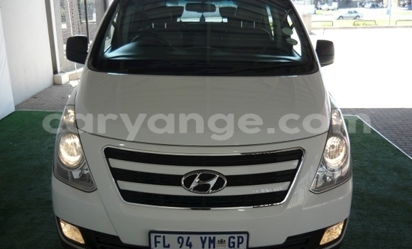 Buy Used Hyundai H1 Silver Car in Windhoek in Namibia Buy Used Hyundai H1 Silver Car in Windhoek in Namibia