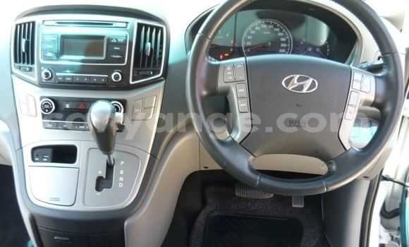 Buy Used Hyundai H1 Silver Car in Windhoek in Namibia Buy Used Hyundai H1 Silver Car in Windhoek in Namibia