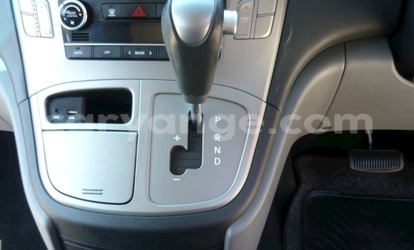 Buy Used Hyundai H1 Silver Car in Windhoek in Namibia Buy Used Hyundai H1 Silver Car in Windhoek in Namibia