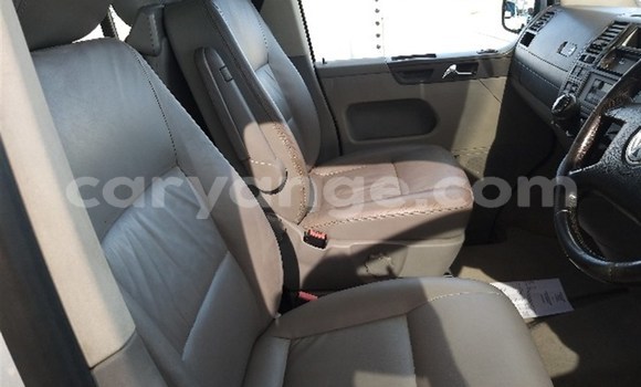 Buy Used Volkswagen Caravelle Silver Car in Windhoek in Namibia Buy Used Volkswagen Caravelle Silver Car in Windhoek in Namibia