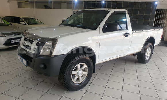 Buy Used Isuzu KB White Car in Windhoek in Namibia Buy Used Isuzu KB White Car in Windhoek in Namibia