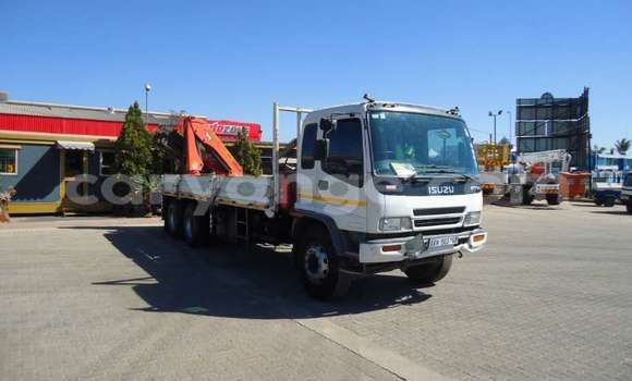 Buy Used Isuzu 117 White Car in Windhoek in Namibia Buy Used Isuzu 117 White Car in Windhoek in Namibia