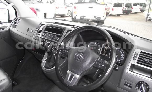 Buy Used Volkswagen Caravelle White Car in Windhoek in Namibia Buy Used Volkswagen Caravelle White Car in Windhoek in Namibia