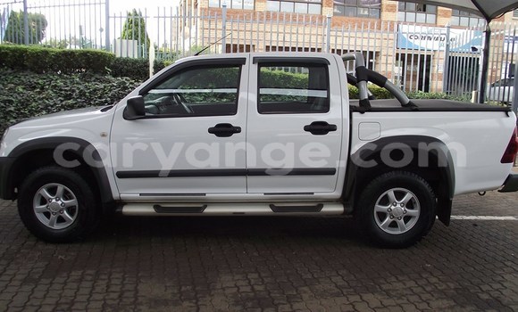 Buy Used Isuzu KB White Car in Windhoek in Namibia Buy Used Isuzu KB White Car in Windhoek in Namibia