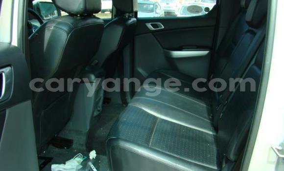 Acheter Occasion Voiture Mazda BT-50 Gris à Swakopmund, Namibie Acheter Occasion Voiture Mazda BT-50 Gris à Swakopmund, Namibie