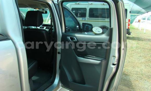 Acheter Occasion Voiture Mazda BT-50 Gris à Swakopmund, Namibie Acheter Occasion Voiture Mazda BT-50 Gris à Swakopmund, Namibie