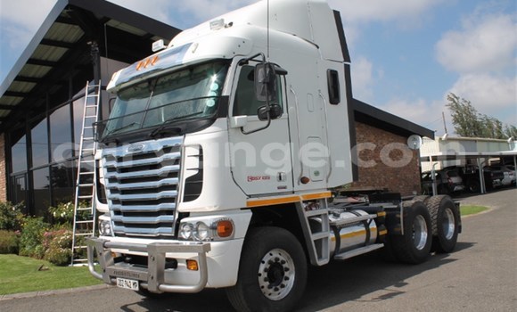Buy Used Freightliner 90 Cum 500 White Truck in Windhoek in Namibia Buy Used Freightliner 90 Cum 500 White Truck in Windhoek in Namibia