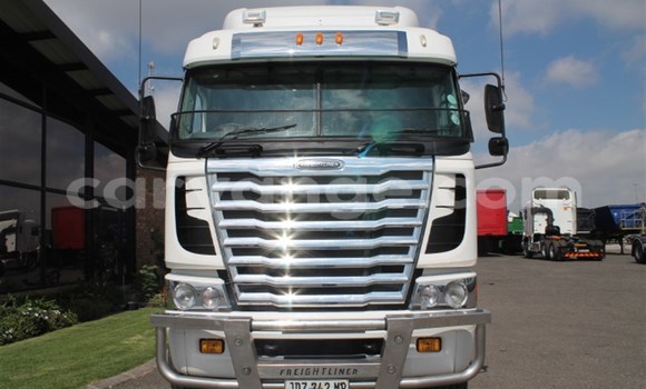 Buy Used Freightliner 90 Cum 500 White Truck in Windhoek in Namibia Buy Used Freightliner 90 Cum 500 White Truck in Windhoek in Namibia