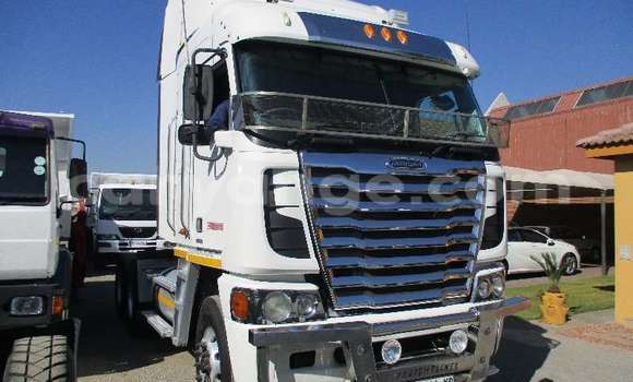 Buy Used Freightliner 90 Cum 500 White Truck in Windhoek in Namibia Buy Used Freightliner 90 Cum 500 White Truck in Windhoek in Namibia