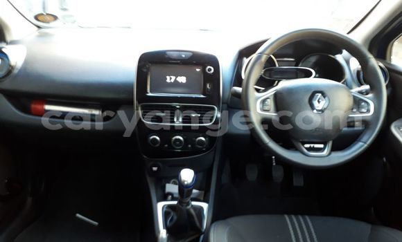Buy Used Renault Clio Blue Car in Katima Mulilo in Caprivi Buy Used Renault Clio Blue Car in Katima Mulilo in Caprivi