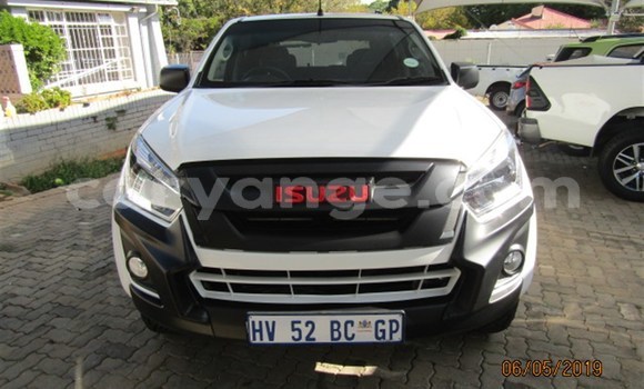 Acheter Occasion Voiture Isuzu KB Blanc à Grootfontein, Namibie Acheter Occasion Voiture Isuzu KB Blanc à Grootfontein, Namibie