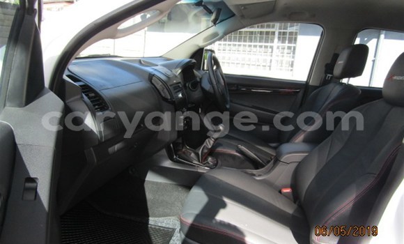 Acheter Occasion Voiture Isuzu KB Blanc à Grootfontein, Namibie Acheter Occasion Voiture Isuzu KB Blanc à Grootfontein, Namibie