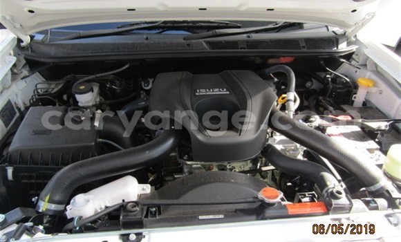 Acheter Occasion Voiture Isuzu KB Blanc à Grootfontein, Namibie Acheter Occasion Voiture Isuzu KB Blanc à Grootfontein, Namibie