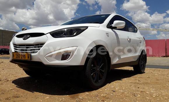 Buy Used Hyundai Ix35 White Car in Windhoek in Namibia