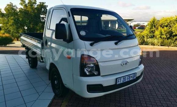 Buy Used Hyundai H1 White Car in Import - Dubai in Namibia Buy Used Hyundai H1 White Car in Import - Dubai in Namibia