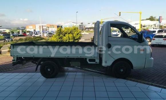 Buy Used Hyundai H1 White Car in Import - Dubai in Namibia Buy Used Hyundai H1 White Car in Import - Dubai in Namibia