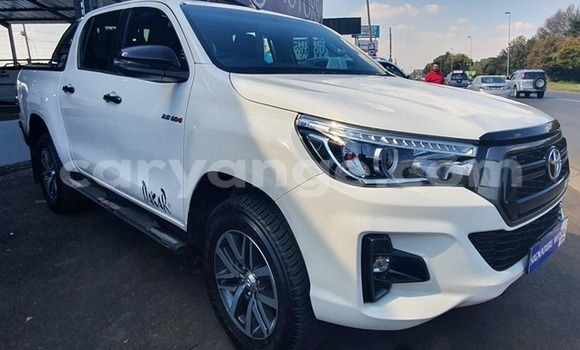 Buy Used Toyota Hilux White Car in Gobabis in Omaheke Buy Used Toyota Hilux White Car in Gobabis in Omaheke