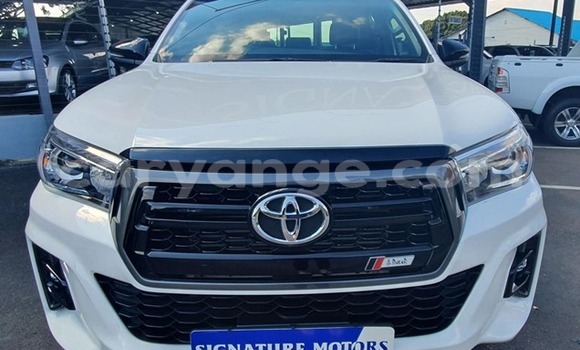 Buy Used Toyota Hilux White Car in Gobabis in Omaheke Buy Used Toyota Hilux White Car in Gobabis in Omaheke