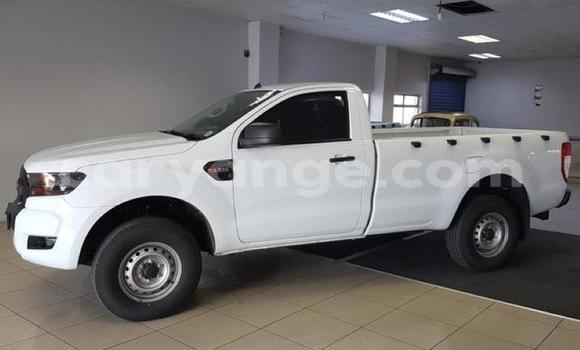 Acheter Occasion Voiture Ford Ranger Blanc à Import - Dubai, Namibie Acheter Occasion Voiture Ford Ranger Blanc à Import - Dubai, Namibie