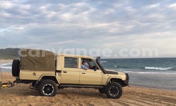 Acheter Occasion Voiture Toyota Land Cruiser Beige à Windhoek, Namibie Acheter Occasion Voiture Toyota Land Cruiser Beige à Windhoek, Namibie