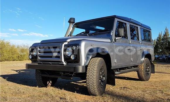 Acheter Occasion Voiture Land Rover Defender Gris à Windhoek, Namibie Acheter Occasion Voiture Land Rover Defender Gris à Windhoek, Namibie