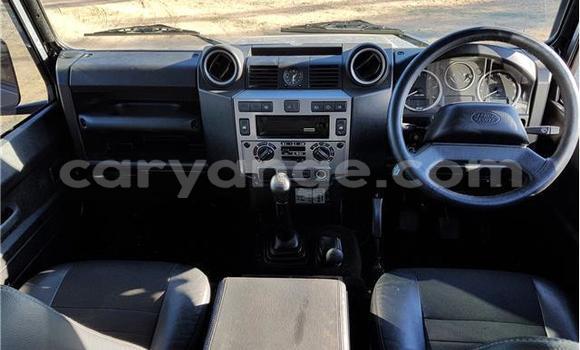 Acheter Occasion Voiture Land Rover Defender Gris à Windhoek, Namibie Acheter Occasion Voiture Land Rover Defender Gris à Windhoek, Namibie