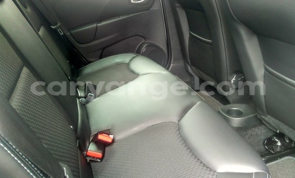 Buy Used Renault Clio White Car in Gobabis in Omaheke Buy Used Renault Clio White Car in Gobabis in Omaheke