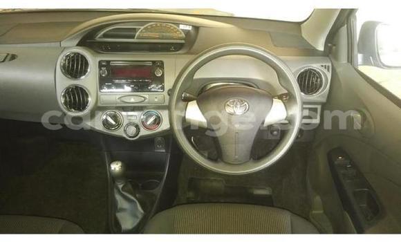 Acheter Occasion Voiture Toyota Etios Gris à Swakopmund, Namibie Acheter Occasion Voiture Toyota Etios Gris à Swakopmund, Namibie