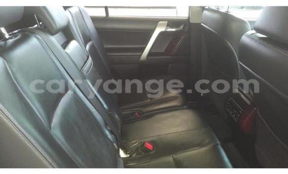 Acheter Occasion Voiture Toyota Prado Blanc à Swakopmund, Namibie Acheter Occasion Voiture Toyota Prado Blanc à Swakopmund, Namibie