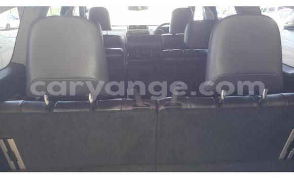 Acheter Occasion Voiture Toyota Prado Blanc à Swakopmund, Namibie Acheter Occasion Voiture Toyota Prado Blanc à Swakopmund, Namibie