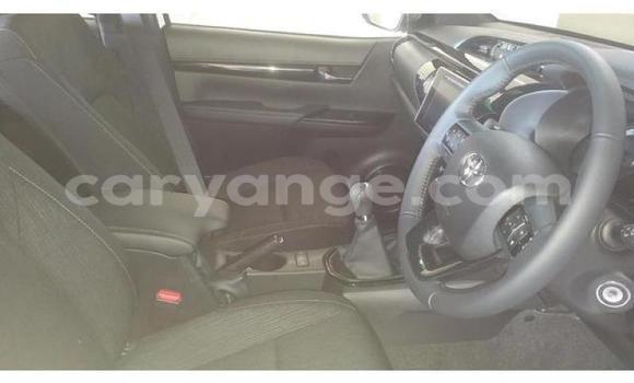 Acheter Occasion Voiture Toyota Hilux Blanc à Swakopmund, Namibie Acheter Occasion Voiture Toyota Hilux Blanc à Swakopmund, Namibie