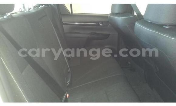 Acheter Occasion Voiture Toyota Hilux Blanc à Swakopmund, Namibie Acheter Occasion Voiture Toyota Hilux Blanc à Swakopmund, Namibie