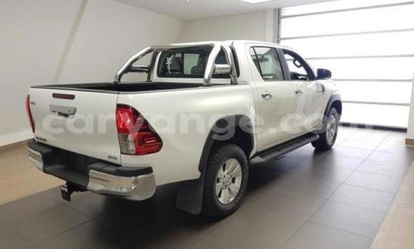 Buy Used Toyota Hilux White Car in Windhoek in Namibia Buy Used Toyota Hilux White Car in Windhoek in Namibia