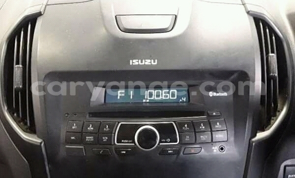 Acheter Occasion Voiture Isuzu KB Bleu à Windhoek, Namibie Acheter Occasion Voiture Isuzu KB Bleu à Windhoek, Namibie